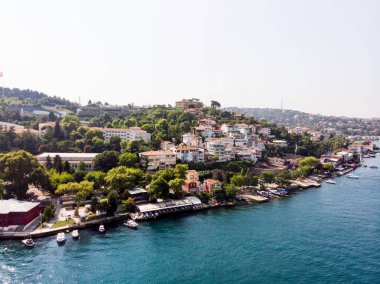 Hava dron görünümünü Istanbul Boğazı, Çengelköy / Istanbul. Cityscape.