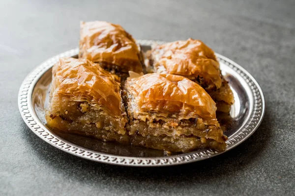 Baklava Azeră Casă Nuc Plăci Argint Pakhlava Baklawa Desert Traditional — Fotografie, imagine de stoc