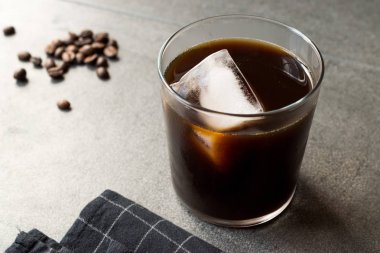 Soğuk bira kahve buz organik yaz İçecek ile.