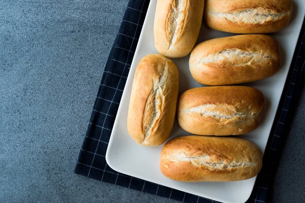 Vers Gebakken Stokbrood Brood Plaat Biologische Franse Francala Bakkerij — Stockfoto