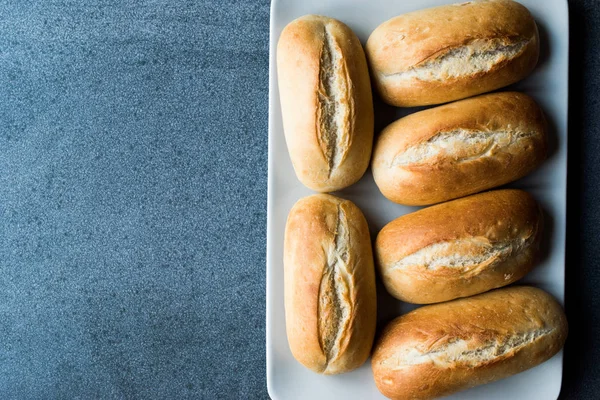 Свежеиспечённый Хлеб Тарелке Французская Пекарня Франкала — стоковое фото
