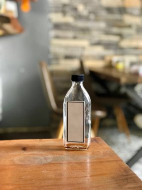 Boş soğuk demlemek Cafe Shop kahve şişe. İçecek konsepti.