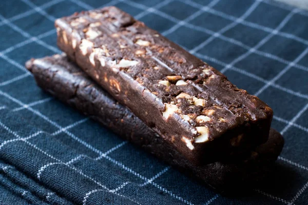 Peanut Chocolate Bar made with Date Fruit, Cocoa Mass, Oatmeal, Himalayan Salt, Chicory Root and Fiber. Eenergy Bar.