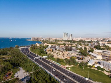 Istanbul Sahil Yenikapı Florya Bakırköy Türkiye'de hava dron görünümü. Cityscape.