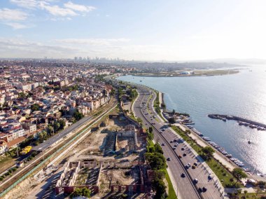Istanbul Sahil Yenikapı Florya Bakırköy Türkiye'de hava dron görünümü. Cityscape.