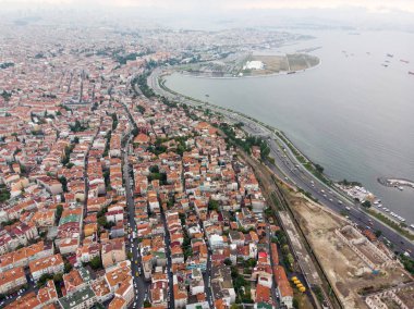 Türkiye'de apartman binaları Yenikapı Samatya ile plansız kentleşme Istanbul kentinin hava dron görünümü. Cityscape.
