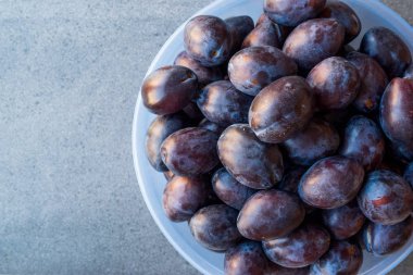 Plastik kase Damson Erik. Organik gıda.