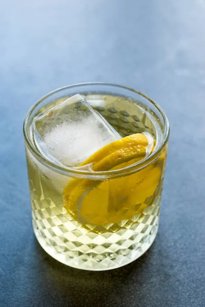 Ierse Ale Cocktail Met Gember Bier Citroen Ice Alcoholische Drank — Stockfoto