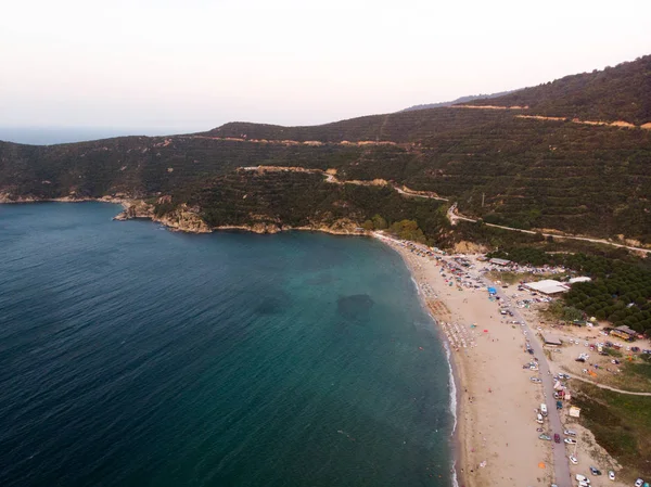 Vista Aérea Drone Enseada Praia Com Povos Nadando Erdek Turankoy — Fotografia de Stock
