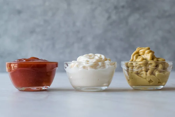 Set Three Classic Sauce Ketchup Mayonnaise Mustard Small Glass Bowls — Stok Foto