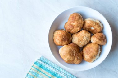 Türk kızarmış hamur ekmek Pisi Halka. Geleneksel ev yapımı yiyecek.