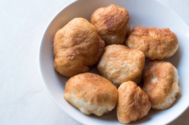 Türk kızarmış hamur ekmek Pisi Halka. Geleneksel ev yapımı yiyecek.