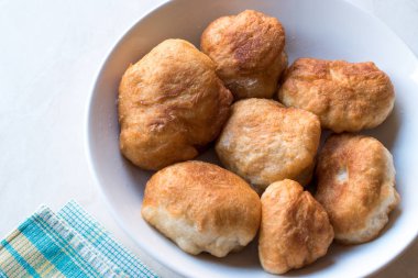 Türk kızarmış hamur ekmek Pisi Halka. Geleneksel ev yapımı yiyecek.