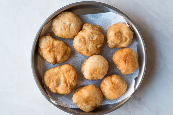 Türk kızarmış hamur ekmek Pisi Halka. Geleneksel ev yapımı yiyecek.