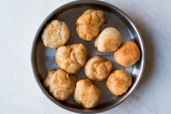 Türk kızarmış hamur ekmek Pisi Halka. Geleneksel ev yapımı yiyecek.