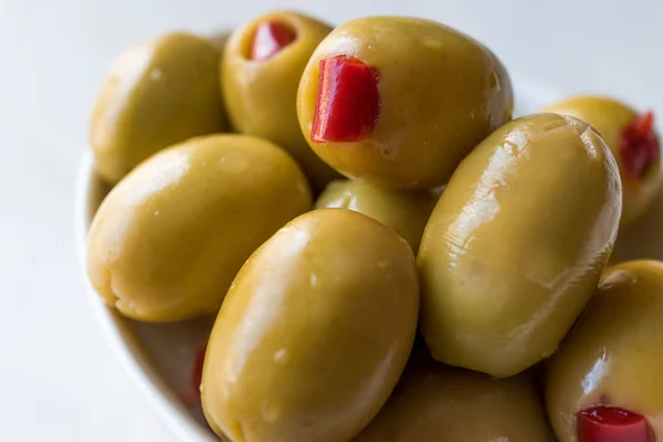 Olive Verdi Farcite Con Peperoncino Rosso Alimenti Biologici — Foto Stock