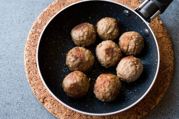 Gewone Gehaktballen Geserveerd Met Pan Biologisch Voedsel — Stockfoto