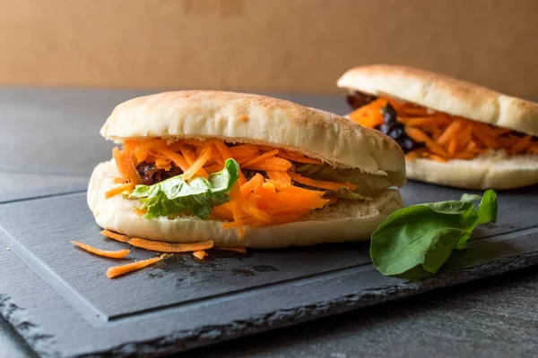 Wegańskie Wegetariańskie Pita Chleb Bun Sandwich Tajwan Gua Bao Plasterki — Zdjęcie stockowe