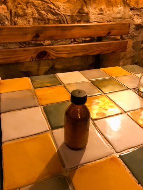 Tıbbi şişe tuz restoranda şeklinde / tıp tarzı yemek masa aksesuarları. Şık ürün.