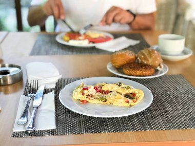 Karışık sebzeli Mantarlı omlet otel Restaurant, hizmet. Tatil