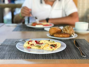Karışık sebzeli Mantarlı omlet otel Restaurant, hizmet. Tatil