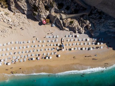 Kaputaş Plajı Türk Akdeniz kıyılarında Antalya ili kaş hava görünümünü / Türkiye. Türkiye'de tatil