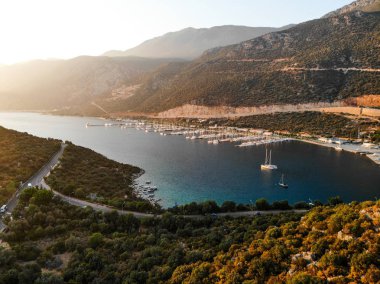 Hava dron görünümü kaş Dalış, Yatçılık ve Turizm şehir bölge Antalya İli, Türkiye'de küçük bir balıkçı, var. Türkiye'de tatil