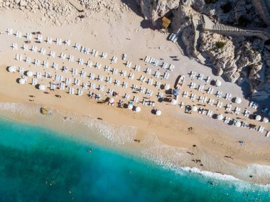 Kaputaş Plajı Türk Akdeniz kıyılarında Antalya ili kaş hava görünümünü / Türkiye. Türkiye'de tatil