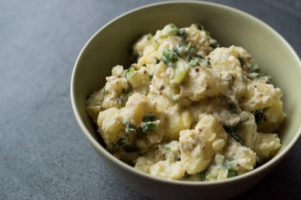 Salada Batata Tradicional Estilo Alemão Com Maionese Sementes Mostarda Kartoffelsalat — Fotografia de Stock