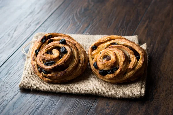 Canela Espiral Danesa Raisin Roll Pastelería Alemana Schnecken Sack Alimentos — Foto de Stock