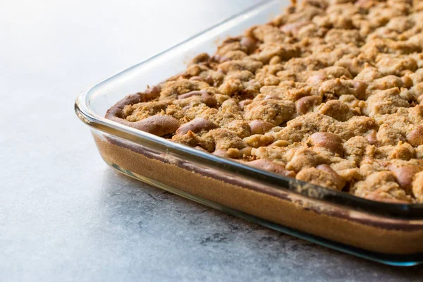 Zelfgemaakte Hele Crumble Taart Glazen Kom Vers Gebakken Biologische Dessert — Stockfoto