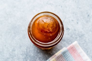 Ev yapımı narenciye mandalina reçel kavanoz / Mandarine marmelat. Organik gıda.