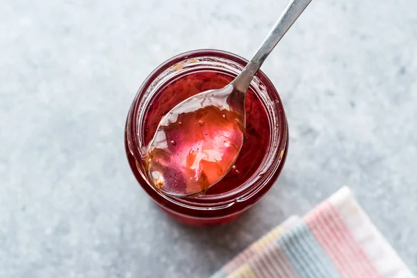 Hausgemachte Marmelade Aus Rosenblättern Glas Mit Löffel Marmelade Bio Lebensmittel — Stockfoto