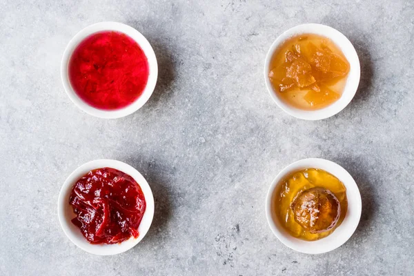 Verschiedene Marmeladen Und Marmeladen Rosen Paprika Mandarinen Und Zitronenschale Kleinen — Stockfoto