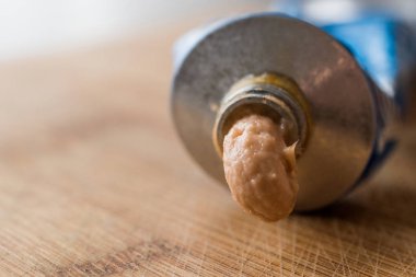 Kremalı Tuna hamur tüp krem / balık Pate. Deniz ürünleri.