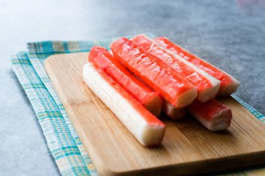 Taze yengeç sopa Surimi yemeye hazır. Fast Food.