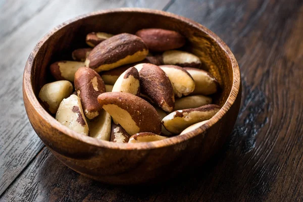 Kacang Brasil Wooden Bowl Tanpa Shell Makanan Organik — Stok Foto