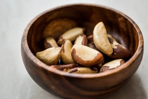 Kacang Brasil Wooden Bowl Tanpa Shell Makanan Organik — Stok Foto