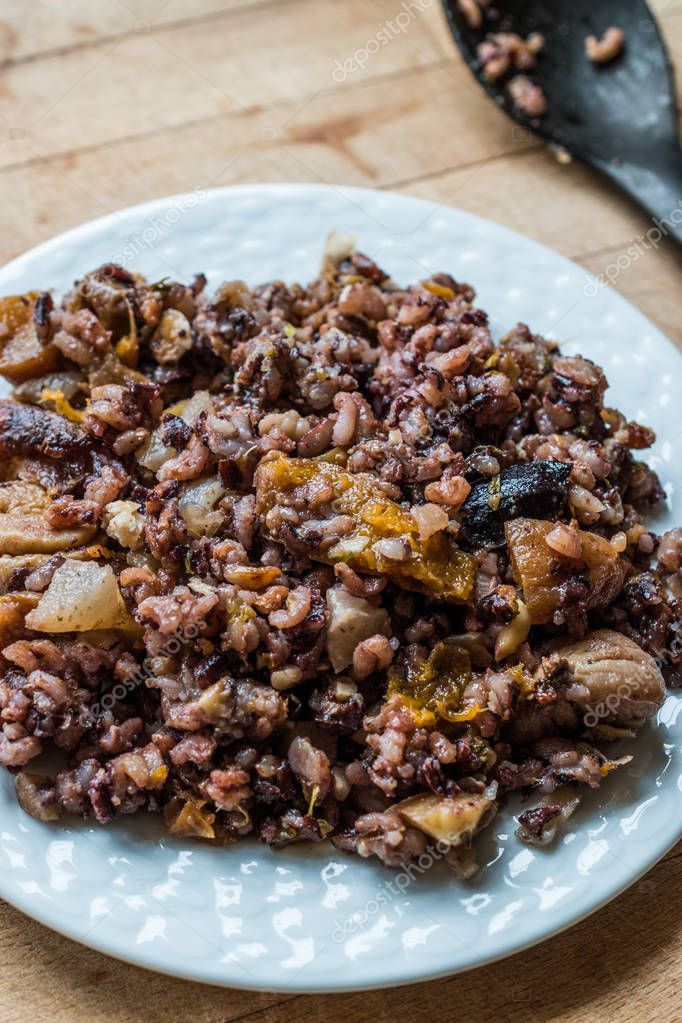Arroz de Castaño con Frutas Secas / ic Pilav o Pilaf. Alimentos