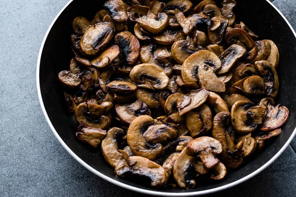 Gebakken Gesneden Gecultiveerde Champignons Champignons Pan Biologisch Voedsel — Stockfoto