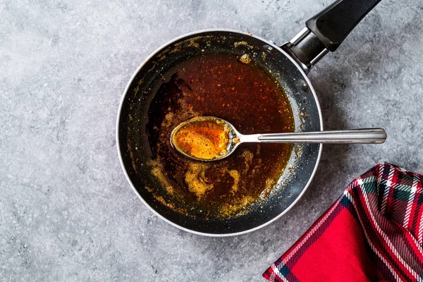 Zubereitung Roter Sauce Mit Braten Geschmolzene Butter Und Gewürze Pfanne — Stockfoto