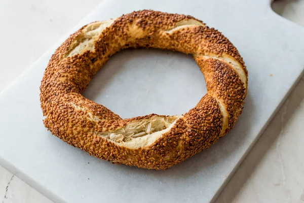 Tradiční Turecké Bagel Simit Sezamovými Semínky Istanbulu Turecko Organické Potraviny — Stock fotografie