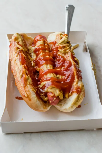 Doos Van Hotdog Met Ketchup Mosterd Worst Sandwich Fastfood — Stockfoto