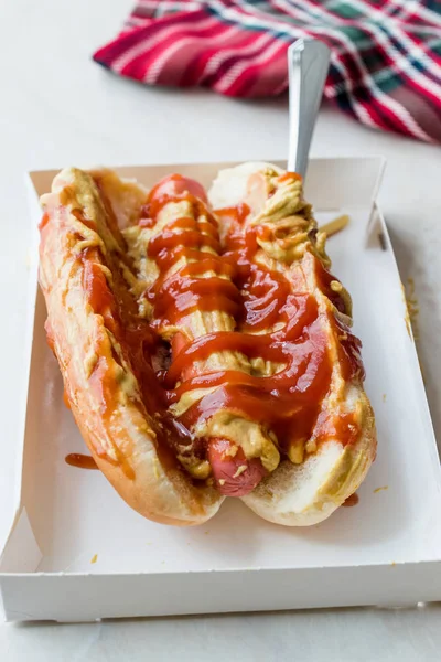 Caixa Cachorro Quente Com Ketchup Mostarda Salsicha Sanduíche Fast Food — Fotografia de Stock