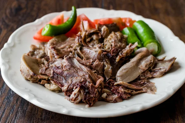 Traditionelle Türkische Innereien Kelle Sogus Lammkopffleisch Mit Hirn Serviert Portion — Stockfoto