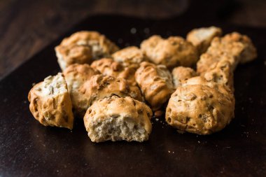 Türk gevrek gevrek Gevrek Galeta çekirdek ile stil / ayçiçeği tohumu / Cantucci. Organik aperatifler.