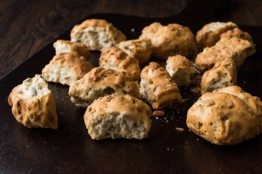 Türk gevrek gevrek Gevrek Galeta çekirdek ile stil / ayçiçeği tohumu / Cantucci. Organik aperatifler.