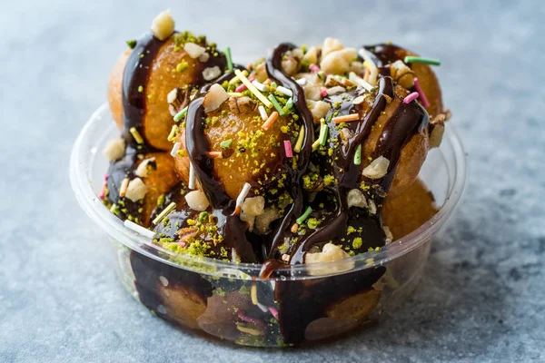 Turkish Dessert Lokma with Chocolate Sauce / Round Fried Dough B — Stock Photo, Image