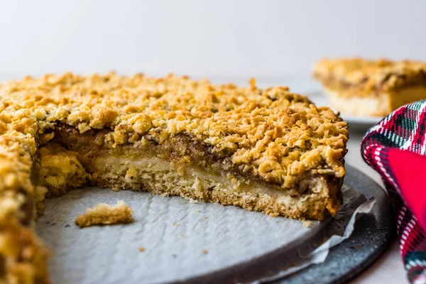 Homemade Apple Crumble Cake / Crumb Pie — Stock Photo, Image