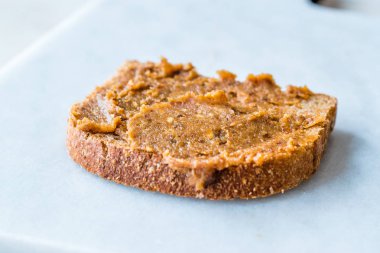 Organik tarihi meyve hamur hamur ekmek ile.